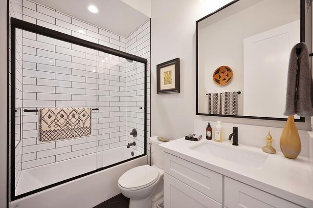 13041 Austin Forest Cir, Auburn, CA 95602