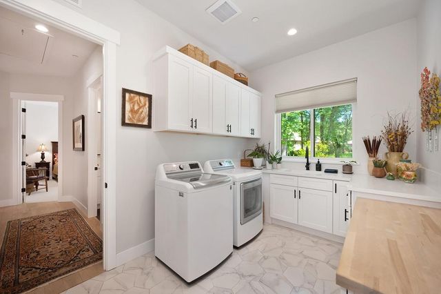 13041 Austin Forest Cir, Auburn, CA 95602