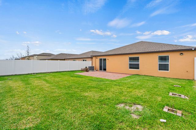 701 Carlyle Way, Fort Pierce, FL 34947