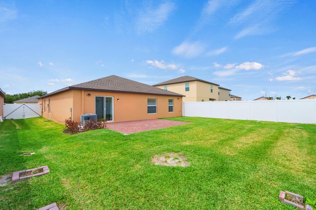 701 Carlyle Way, Fort Pierce, FL 34947