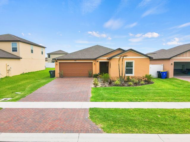 701 Carlyle Way, Fort Pierce, FL 34947