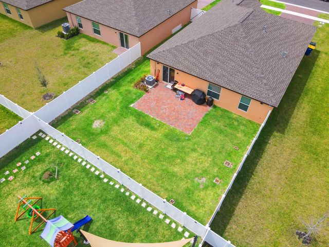 701 Carlyle Way, Fort Pierce, FL 34947