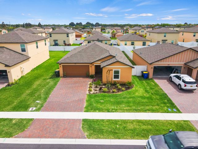 701 Carlyle Way, Fort Pierce, FL 34947