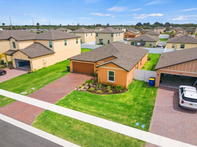 701 Carlyle Way, Fort Pierce, FL 34947