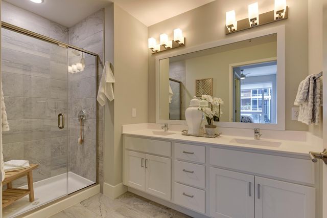 212 10th Avenue S 104, Minneapolis, MN 55415