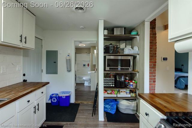 14220 Martinsville Road, Belleville, MI 48111