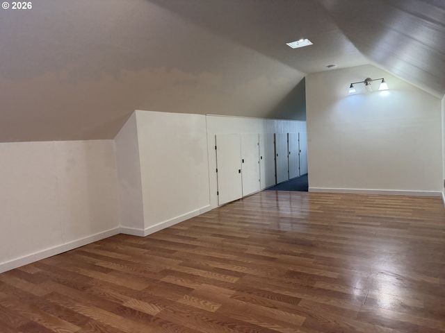 8906 Ne HANCOCK St, Portland, OR 97220