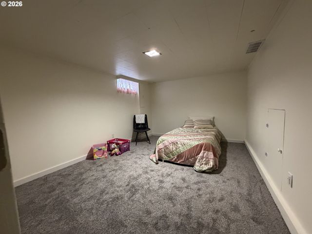 8906 Ne HANCOCK St, Portland, OR 97220