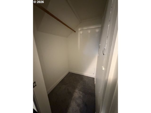 8906 Ne HANCOCK St, Portland, OR 97220