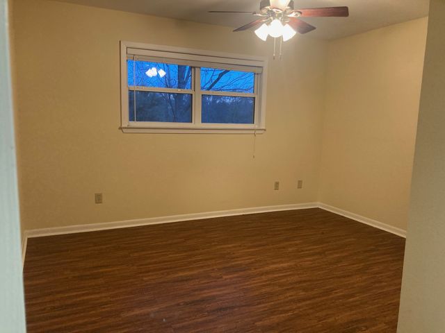 281 Lakeside Drive, China Spring, TX 76633