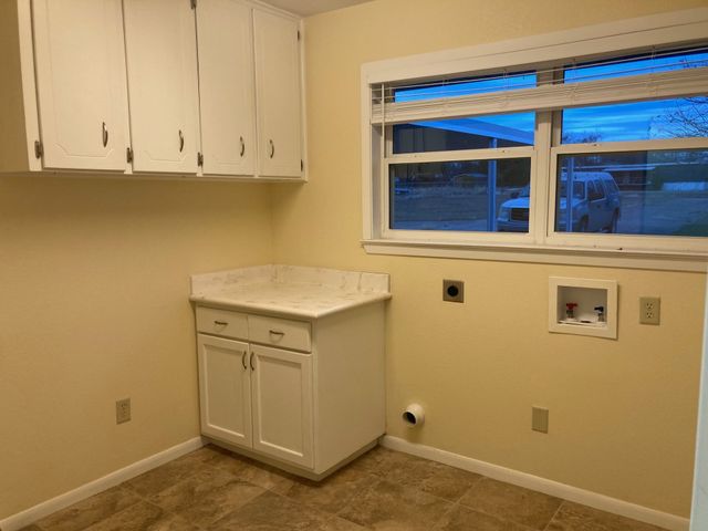 281 Lakeside Drive, China Spring, TX 76633