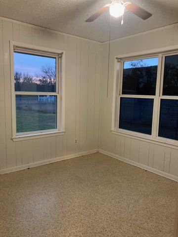 281 Lakeside Drive, China Spring, TX 76633