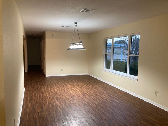 281 Lakeside Drive, China Spring, TX 76633