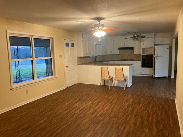 281 Lakeside Drive, China Spring, TX 76633