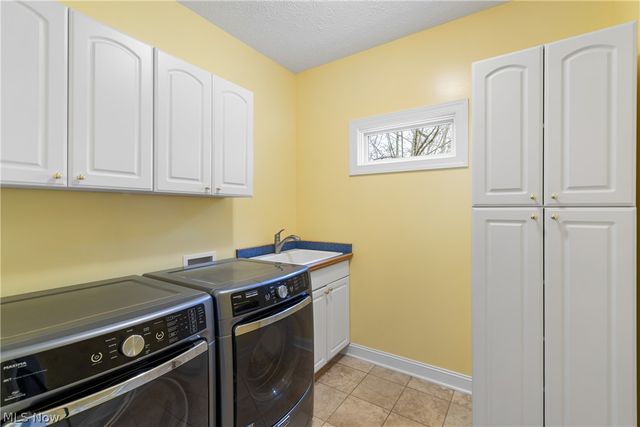 1205 Jonah Drive, Akron, OH 44321