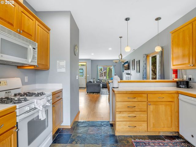 646 NECANICUM Dr, Seaside, OR 97138