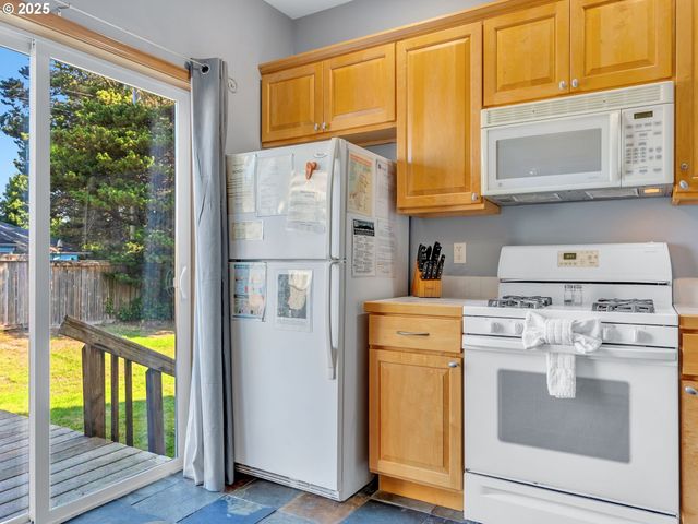 646 NECANICUM Dr, Seaside, OR 97138