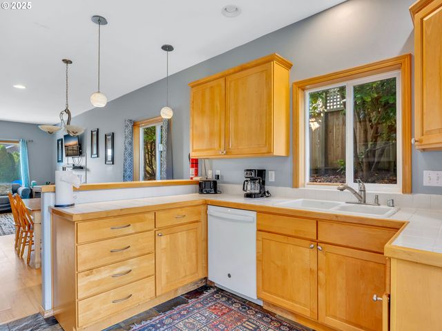 646 NECANICUM Dr, Seaside, OR 97138