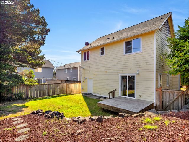 646 NECANICUM Dr, Seaside, OR 97138