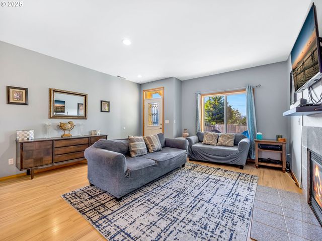 646 NECANICUM Dr, Seaside, OR 97138