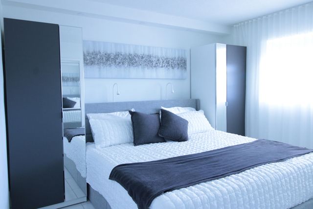 470 Paradise Isle Boulevard 302, Hallandale Beach, FL 33009