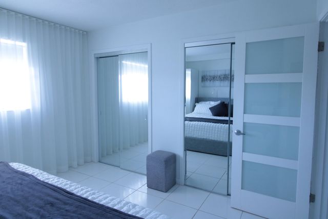 470 Paradise Isle Boulevard 302, Hallandale Beach, FL 33009