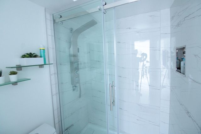 470 Paradise Isle Boulevard 302, Hallandale Beach, FL 33009