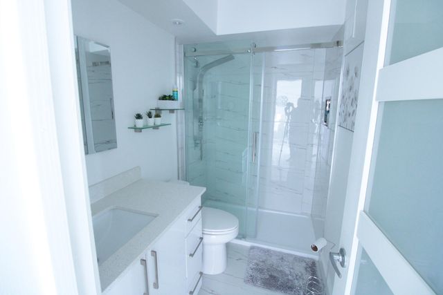 470 Paradise Isle Boulevard 302, Hallandale Beach, FL 33009