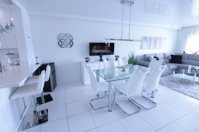 470 Paradise Isle Boulevard 302, Hallandale Beach, FL 33009