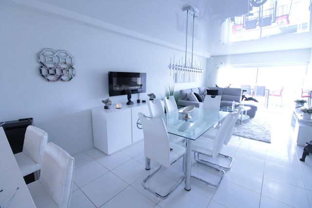 470 Paradise Isle Boulevard 302, Hallandale Beach, FL 33009