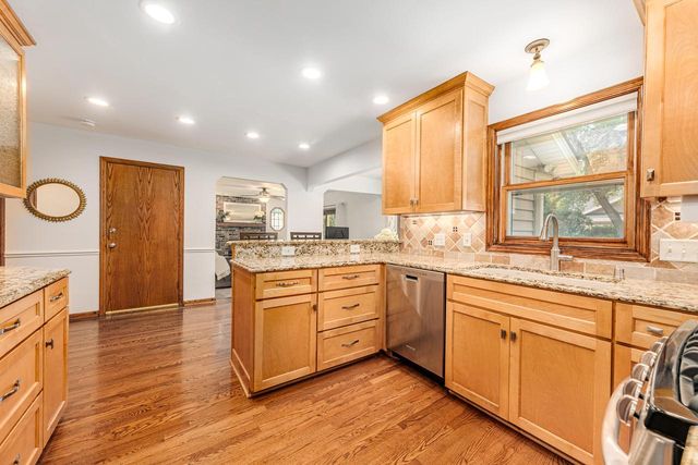 N108W16351 Scarlet DRIVE, Germantown, WI 53022