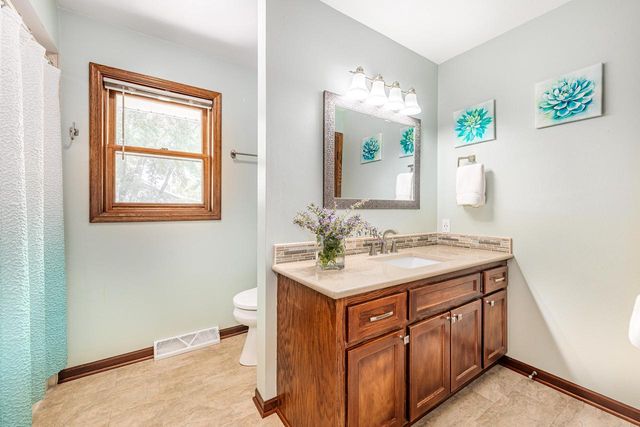 N108W16351 Scarlet DRIVE, Germantown, WI 53022