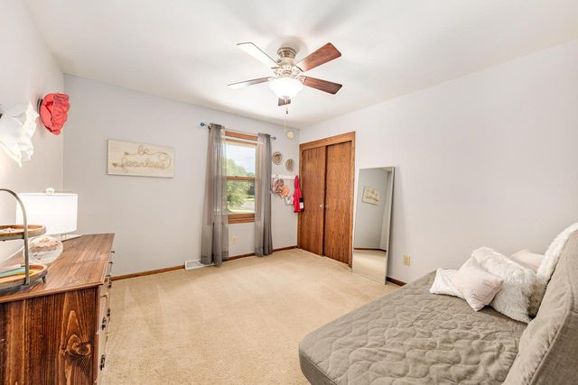 N108W16351 Scarlet DRIVE, Germantown, WI 53022