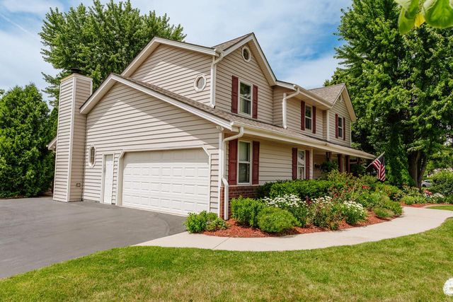 N108W16351 Scarlet DRIVE, Germantown, WI 53022