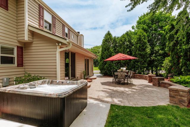 N108W16351 Scarlet DRIVE, Germantown, WI 53022