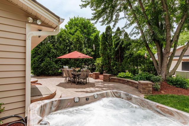 N108W16351 Scarlet DRIVE, Germantown, WI 53022