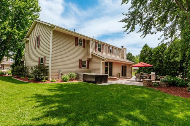 N108W16351 Scarlet DRIVE, Germantown, WI 53022