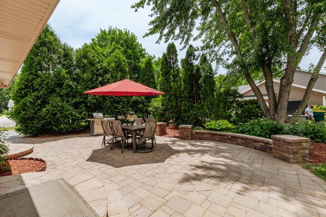 N108W16351 Scarlet DRIVE, Germantown, WI 53022