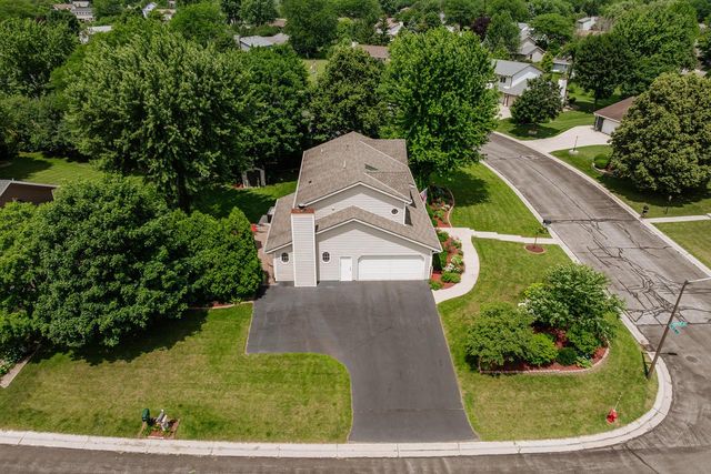 N108W16351 Scarlet DRIVE, Germantown, WI 53022