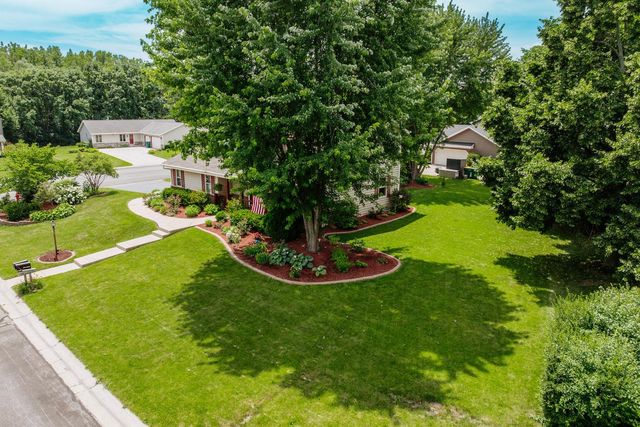 N108W16351 Scarlet DRIVE, Germantown, WI 53022