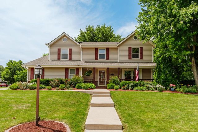 N108W16351 Scarlet DRIVE, Germantown, WI 53022