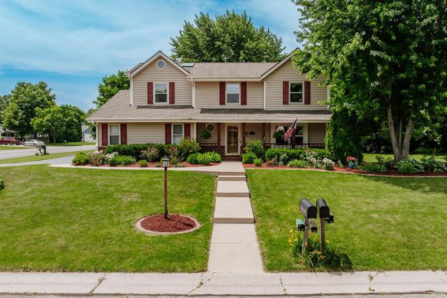 N108W16351 Scarlet DRIVE, Germantown, WI 53022