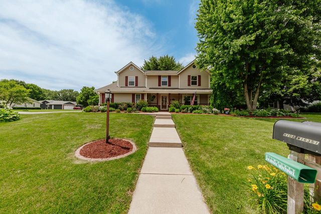 N108W16351 Scarlet DRIVE, Germantown, WI 53022