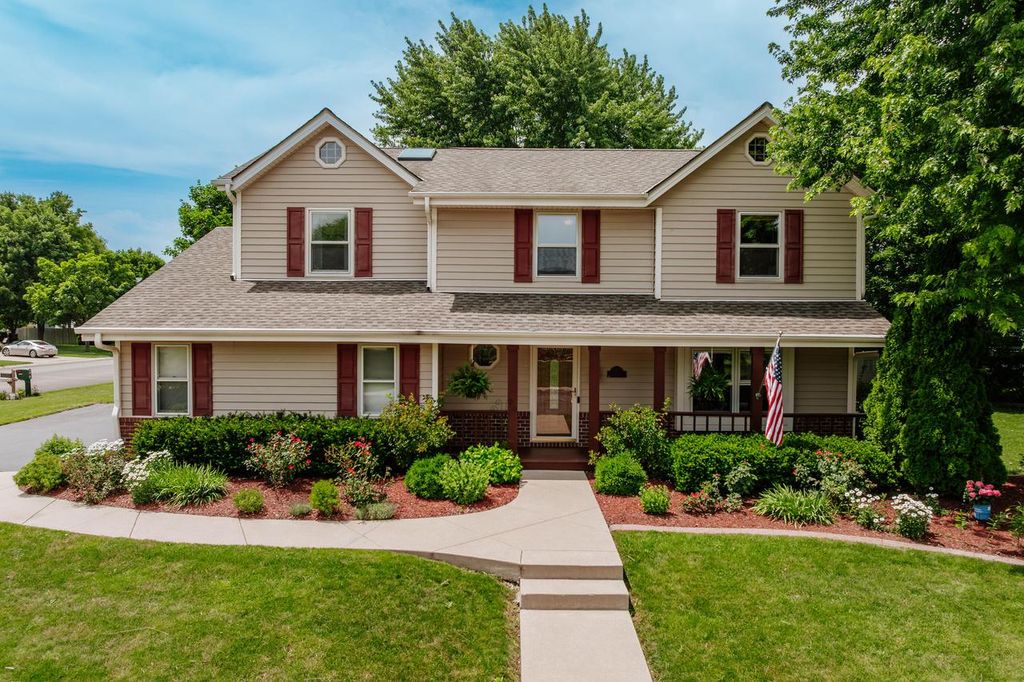 N108W16351 Scarlet DRIVE, Germantown, WI 53022