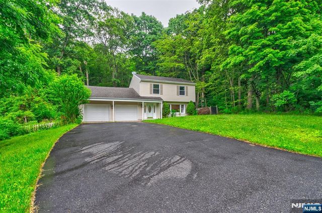 22 Karen Road, Vernon, NJ 07422