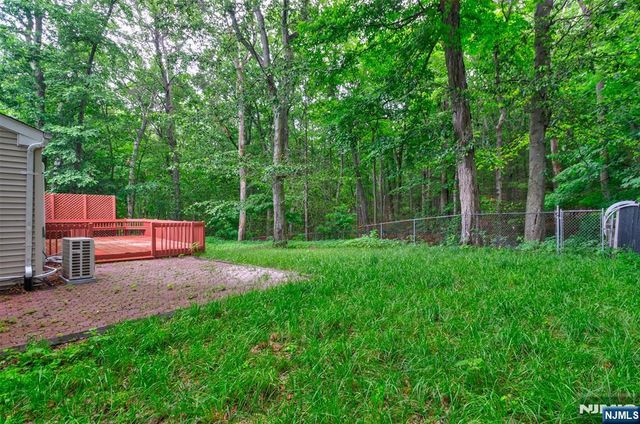 22 Karen Road, Vernon, NJ 07422