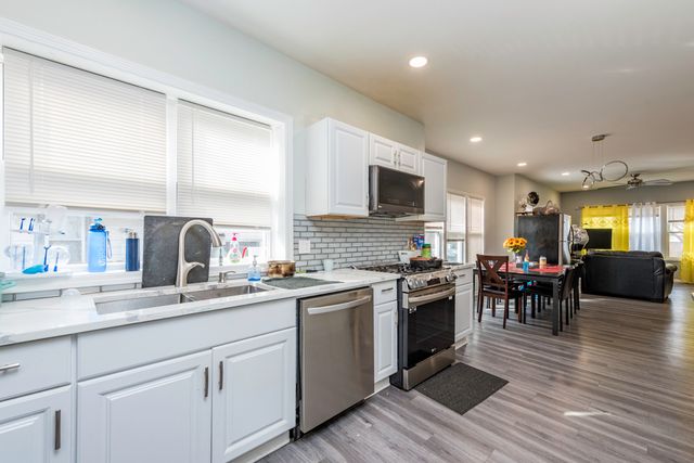 705 Massena Avenue, Waukegan, IL 60085