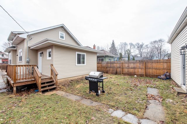 705 Massena Avenue, Waukegan, IL 60085