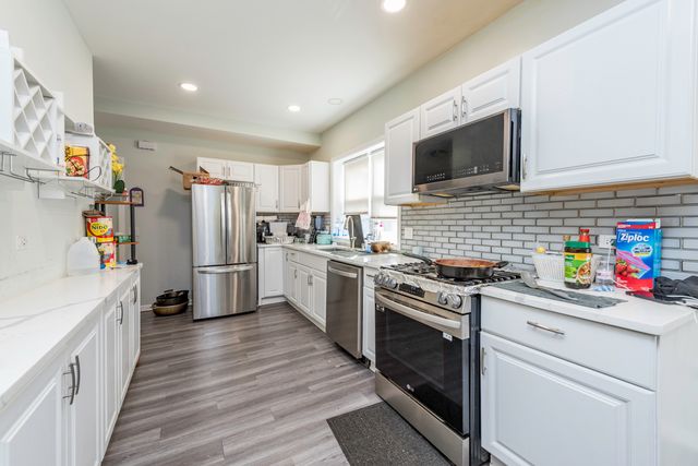 705 Massena Avenue, Waukegan, IL 60085