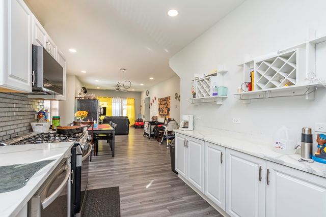 705 Massena Avenue, Waukegan, IL 60085